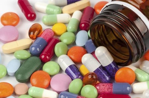 Şəkidə yeniyetmə qız dərmandan zəhərləndi