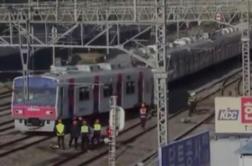 Поезд метро сошел с рельсов в Сеуле - ВИДЕО