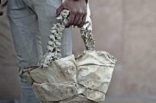 Uşaq sümüyündən hazırlanmış çanta satışa çıxarılıb - FOTO