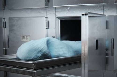 Öldüyü deyilən qadın morqda ayıldı - FOTO