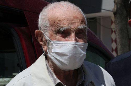 96 yaşlı kişi koronavirusa necə qalib gəldiyini açıqladı