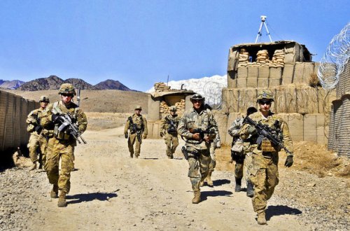 ABŞ bazası atəşə tutuldu, altı ölü