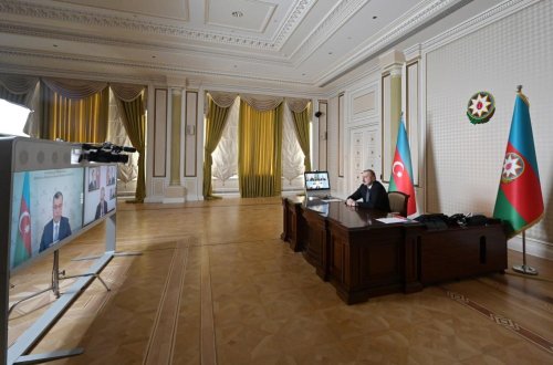 Prezident İlham Əliyev Əmək və Əhalinin Sosial Müdafiəsi və İqtisadiyyat nazirlərinin iştirakı ilə videobağlantı formatında iclas keçirib - FOTO