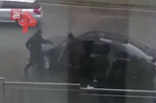 Момент похищения мужчины во Владивостоке попал на камеры – ВИДЕО