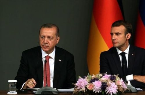 Эрдоган и Макрон обсудили борьбу с COVID-19