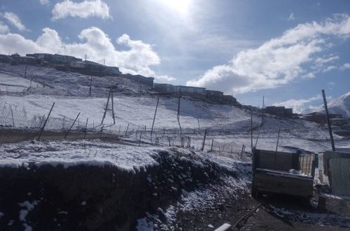 На севере Азербайджана выпал снег, температура опустилась до минус 4 градусов - ФОТО