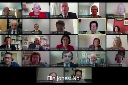 Nazir onlayn iclas zamanı qeyri-etik ifadələr işlətdi - VİDEO