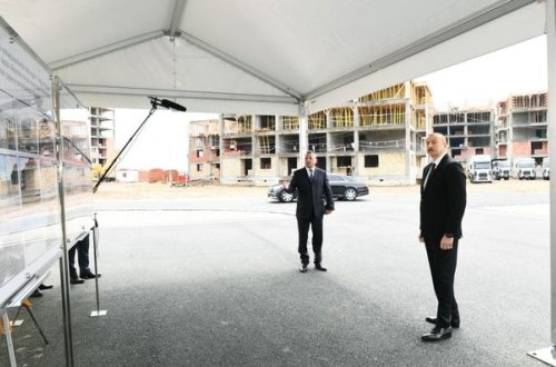 İlham Əliyev məcburi köçkünlər üçün tikilən yaşayış binalarında işlərin gedişi ilə tanış olub - FOTO