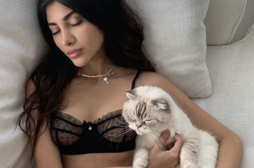 Amerikada yaşayan azərbaycanlı model yataqda və cakuzidə görüntülərini paylaşdı - FOTO