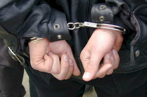 Evini qumarxanaya çevirdi, saxlanıldı