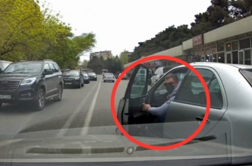 Həm qayda pozur, həm də qapını açıb qışqırır- 99 DS 340 - VİDEO