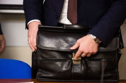 SON DƏQİQƏ:Azərbaycanda nazir müavini işdən çıxarıldı