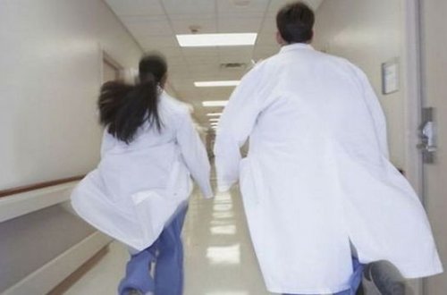 Xəstəxanadan qaçan pasiyent bütün ailəsini koronavirusa yoluxdurdu