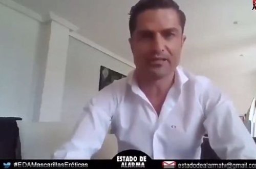 Canlı yayım zamanı kadra düşən çılpaq qadın boşanmaya səbəb oldu – VİDEO