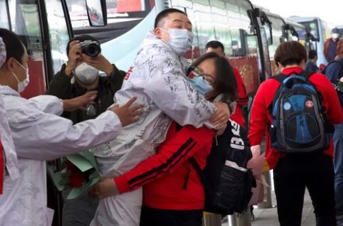 Çində koronavirusa yoluxanların sayı 600-dən aşağı düşüb