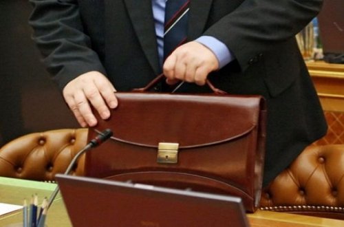 Milli Məclisin birləşdirilən 2 şöbəsinin yeni müdiri kimdir? (FOTO)