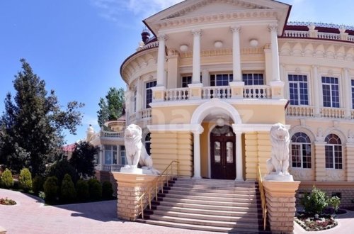 Vahid Ələkbərov Bakıdakı məşhur iqamətgahını 15 milyona satır - FOTOLAR