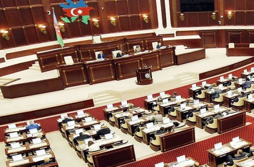 Deputatlar bu gün 11 məsələ barədə qərar verəcəklər