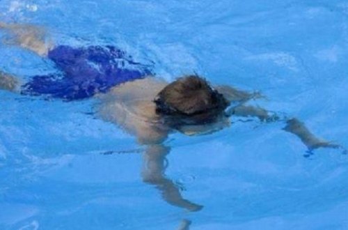 Bakıda altı yaşlı uşaq hovuzda boğulub