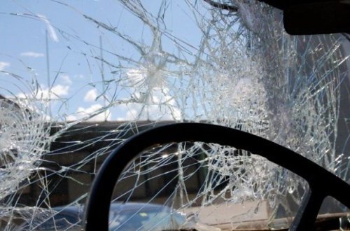 Bakıda 10-MM-100 qəza törətdi, hadisə yerindən qaçdı – Bir nəfər xəsarət alıb – VİDEO