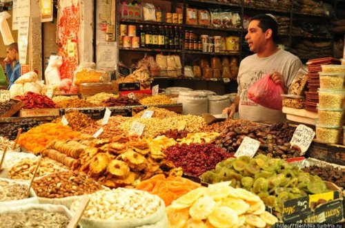 Bu ölkədə ticarət mərkəzləri, bazarlar və idman zalları fəaliyyətini bərpa etdi