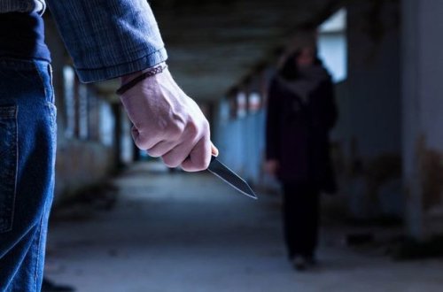 Житель Баку нанес ножевые ранения жене