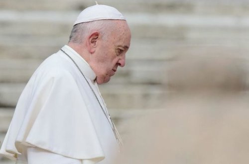 Papanın köməkçisi koronavirusa yoluxdu