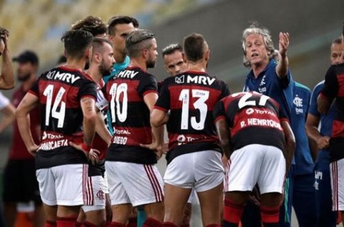 Məşhur futbol klubunda 38 nəfər koronavirusa yoluxdu