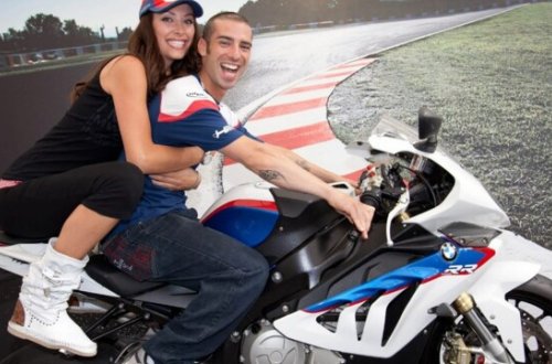 Məşhur idmançılar xanımlarının yarıçılpaq FOTOLARını paylaşdı