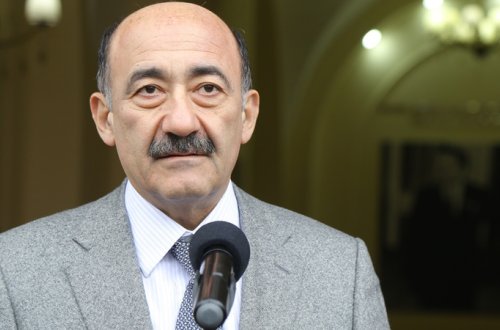 Əbülfəs Qarayev istefa ərizəsi yazıb?