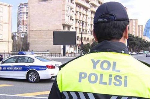 В Баку убрали большую часть полицейских постов