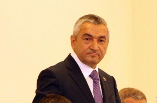 İcra başçısı evinin qarşısında post qurdurdu — Adil Vəliyev özünü kimdən qoruyur? (FOTOLAR)