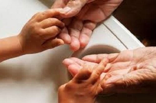 Bakıda ürəyi sıxılan nənə gəlinini və 6 aylıq nəvəsini öldürdü - DƏHŞƏTLİ QƏTLİN ŞOK TƏFƏRRÜATI