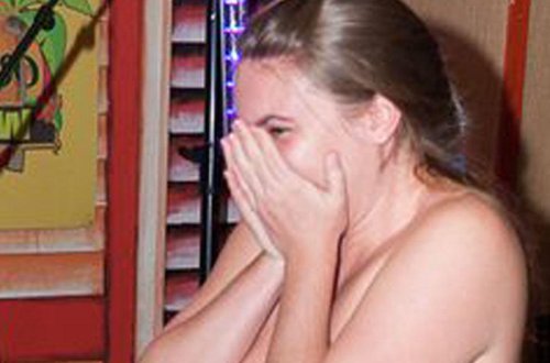 Cütlük lüt soyunub, özünə toy etdi - Qonaqlar da hamsı çılpaq gəldi - FOTO