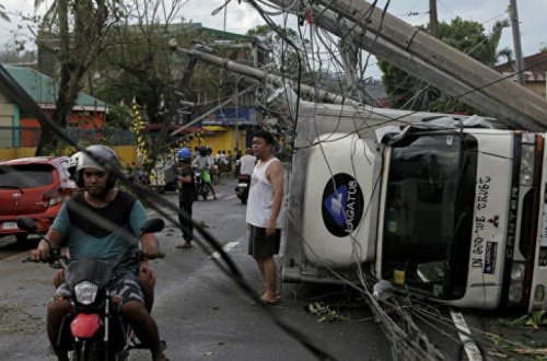 На Филиппинах эвакуировали более 300 тысяч человек из-за тайфуна