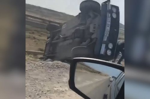 В Баку перевернулись 