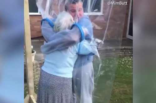 Nənəsini qucaqlamaq üçün xüsusi qoruyucu kostyum ixtira etdi - VİDEO