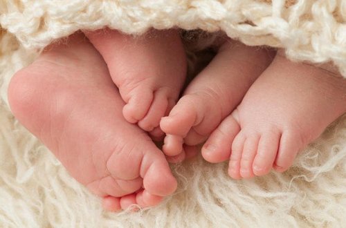 Ərinə xəyanət edən qadın iki fərqli atadan əkiz uşaq dünyaya gətirdi