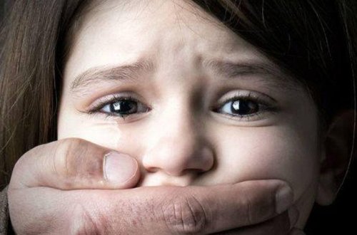 Qonşunun 5 yaşlı qızını aldadaraq evinə apardı - VİDEO - FOTO