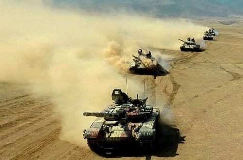 На учениях проведена передислокация войск в ночное время - ФОТО/ВИДЕО