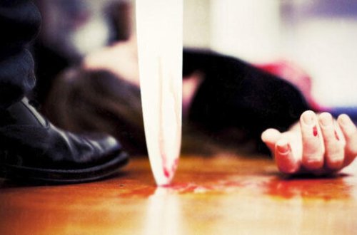 Azərbaycanda dəhşətli hadisə: Ər arvadının boğazını kəsdi