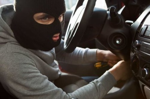 В Баку найден угнанный автомобиль