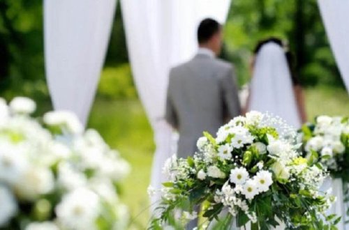 Azərbaycanda partiya sədri evlənir