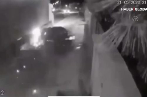 Minik avtomobili TIR-la divarın arasında qaldı - ANBAAN VİDEO