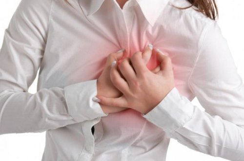 Названы три симптома сердечного приступа