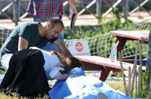 Atasını son dəfə öpdü - Kövrəldən FOTO