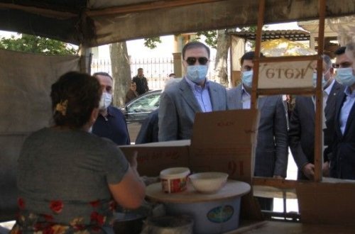 İcra başçısı kətə bişirən xanıma da xəbərdarlıq etdi — FOTOLAR