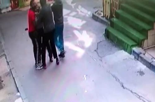 3 gənc küçədə yaşlı adamı döyüb, 1250 manat fitrə pulunu əlindən BELƏ ALDILAR - VİDEO