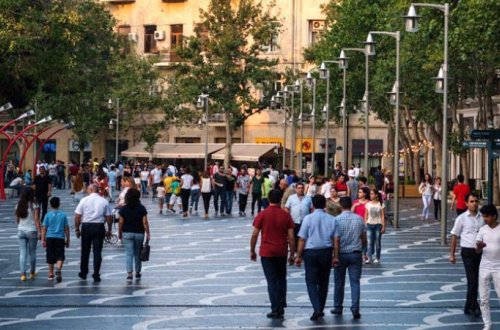 Bakıda yoluxma niyə sürətlə artır? (AÇIQLAMA)