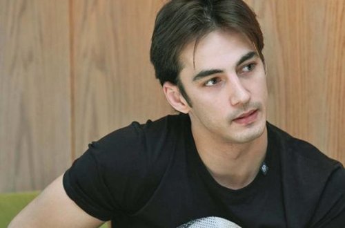 Roza Zərgərlinin aktyor oğlu Corc: “Uşaq olsam da, intim səhnələrə çəkilmişəm” - FOTO